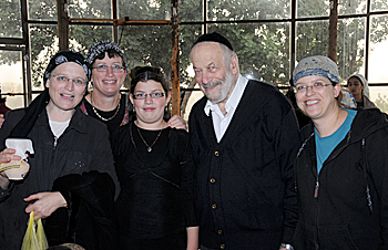 Shmuel (Sam) Emanuel in Israel mit seinen Töchtern